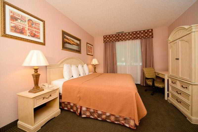 Best Western Circus City Inn Peru Exterior photo
