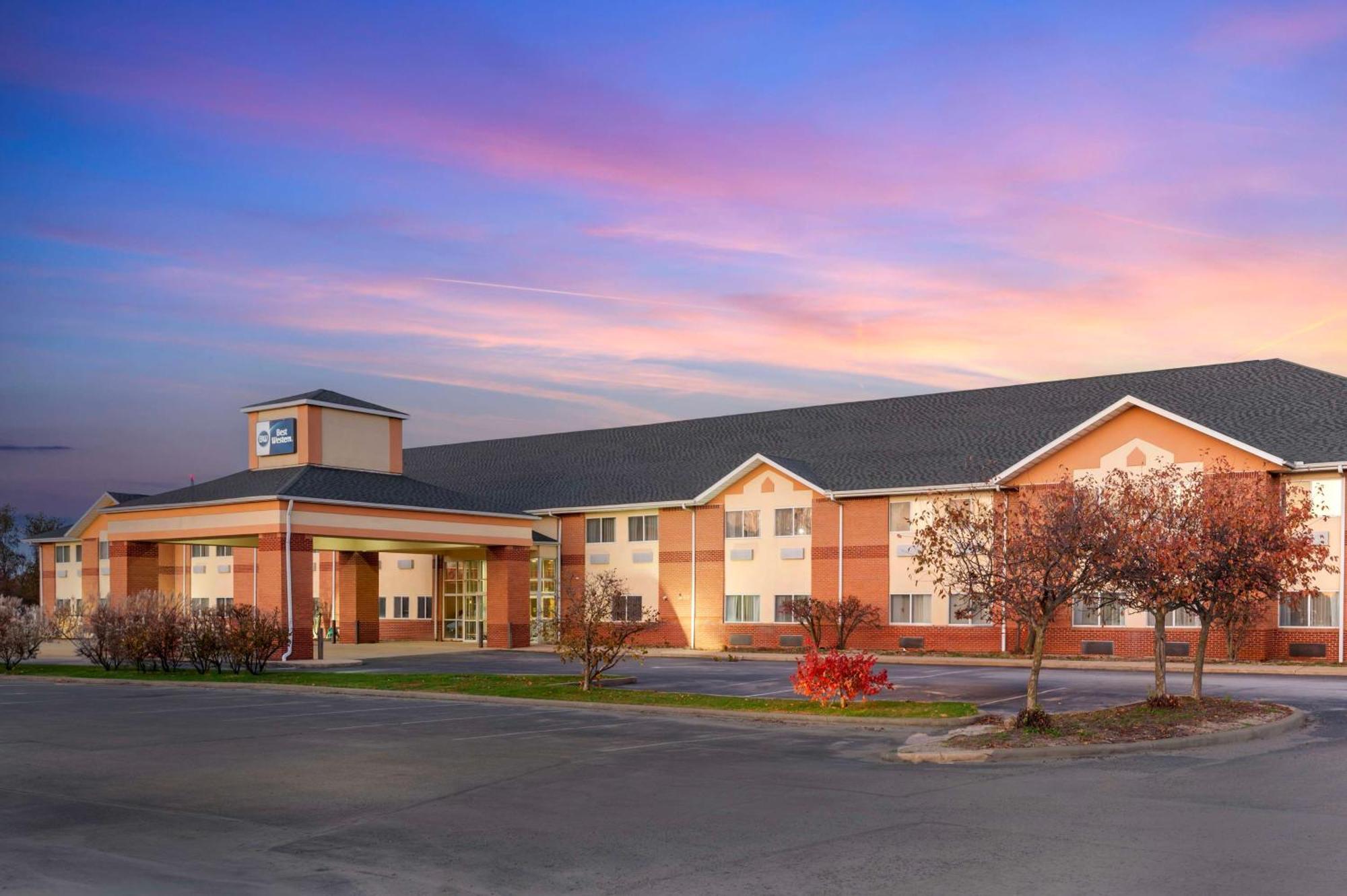 Best Western Circus City Inn Peru Exterior photo